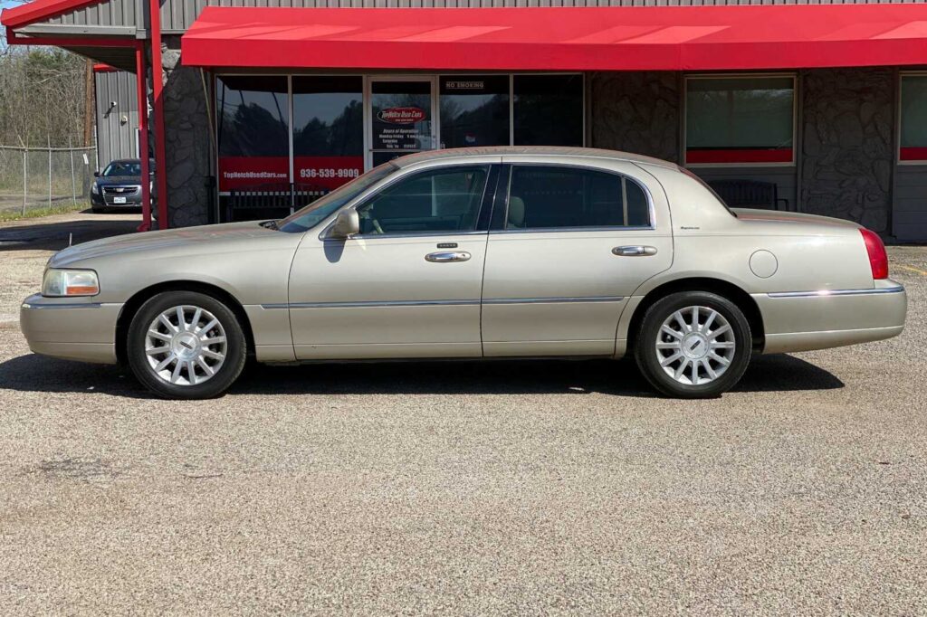 2006 Lincoln TOWN CAR SIGNATURE