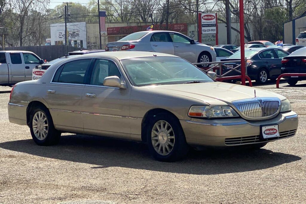 2006 Lincoln TOWN CAR SIGNATURE