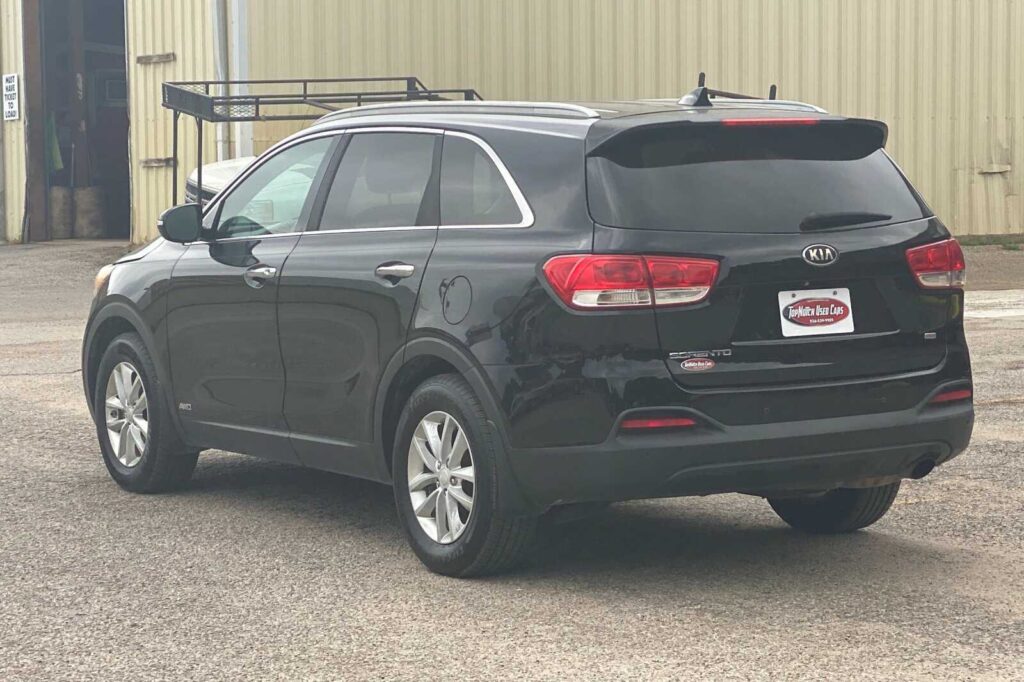 2016 Kia SORENTO LX; L