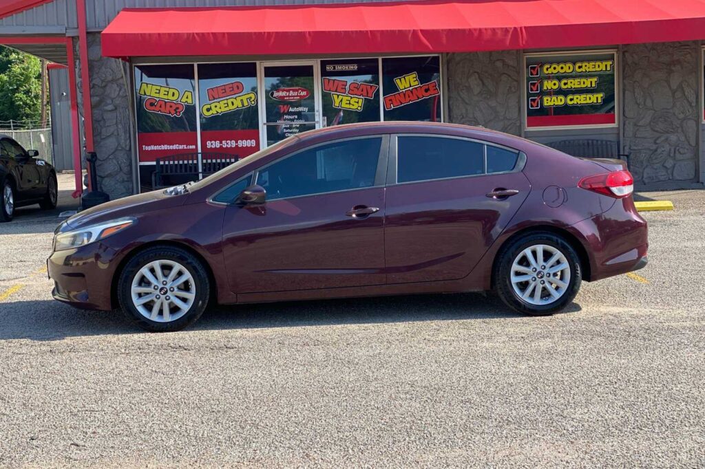 2017 Kia FORTE LX; S