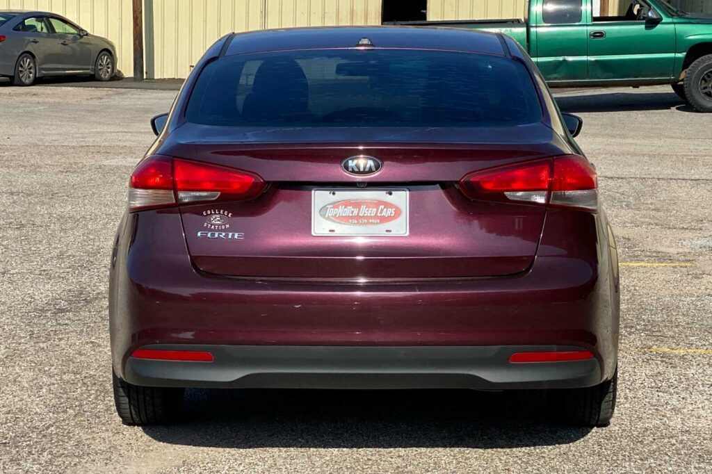 2017 Kia FORTE LX; S