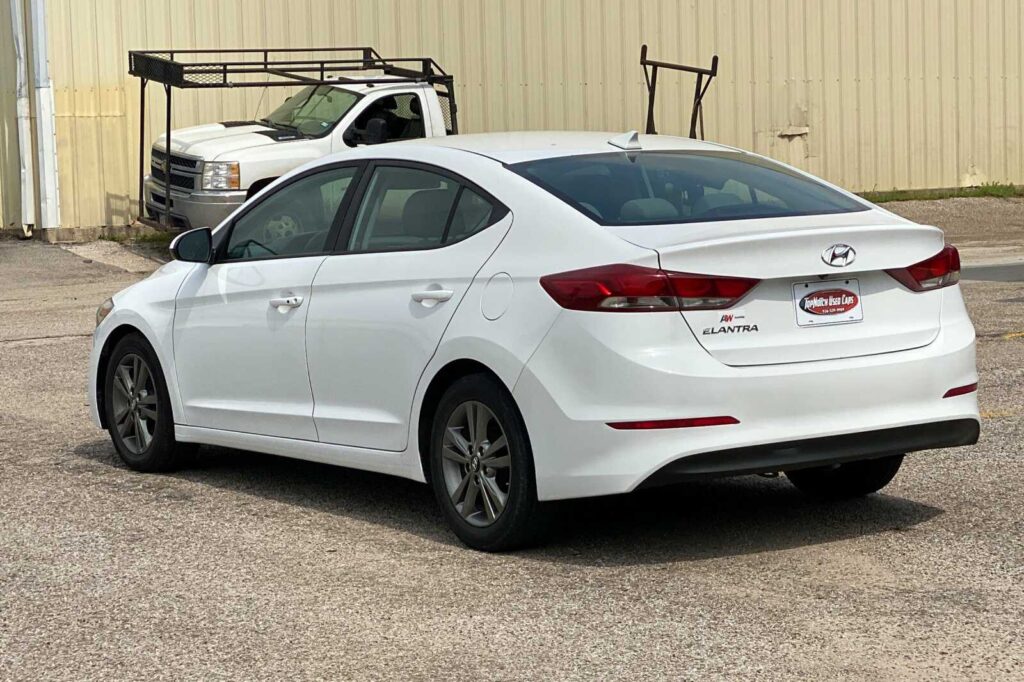 2017 Hyundai ELANTRA LIMITED; SE