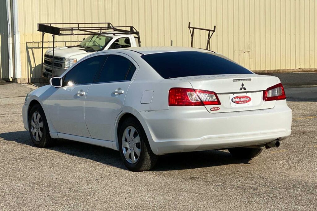 2012 Mitsubishi GALANT SE; ES