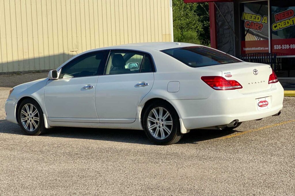 2010 Toyota AVALON XL; LIMITED;