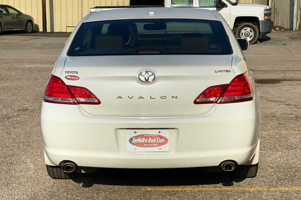 2010 Toyota AVALON XL; LIMITED;