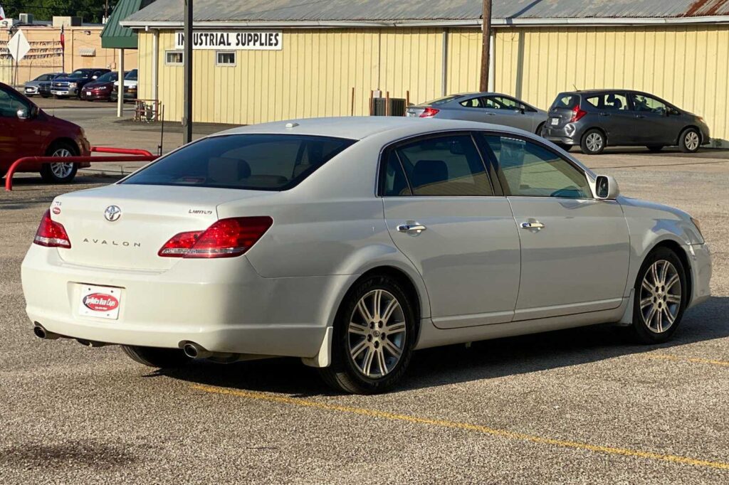 2010 Toyota AVALON XL; LIMITED;