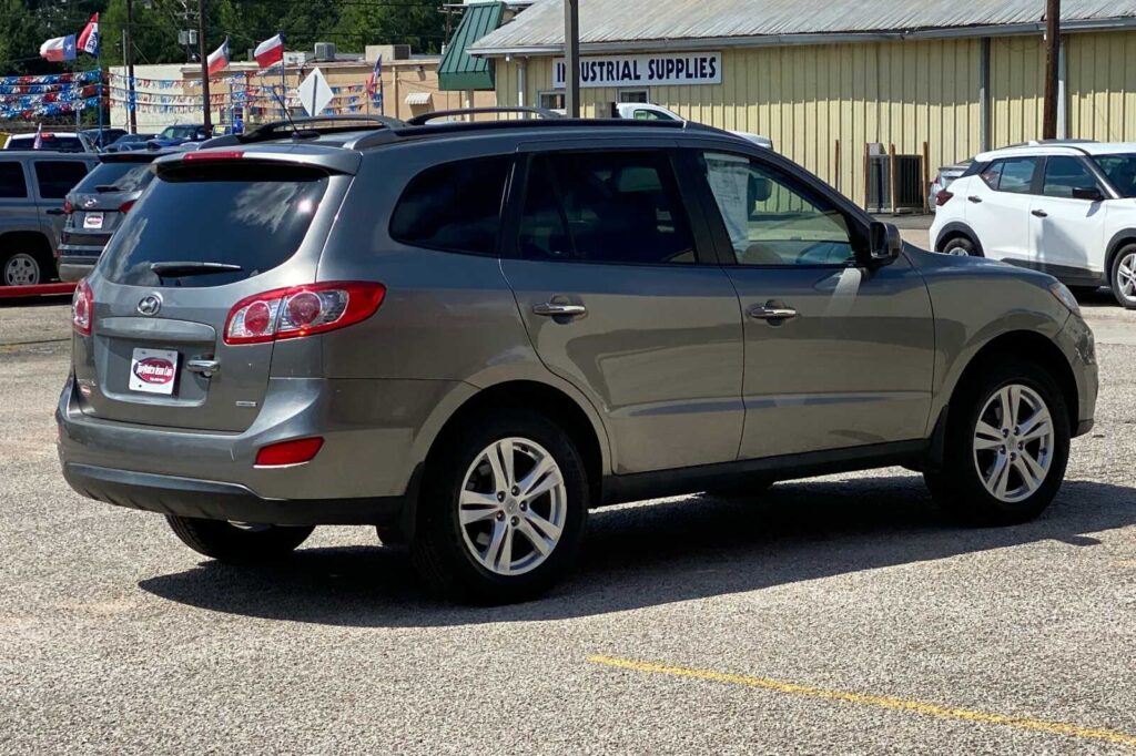 2012 Hyundai SANTA FE LIMITED; SE