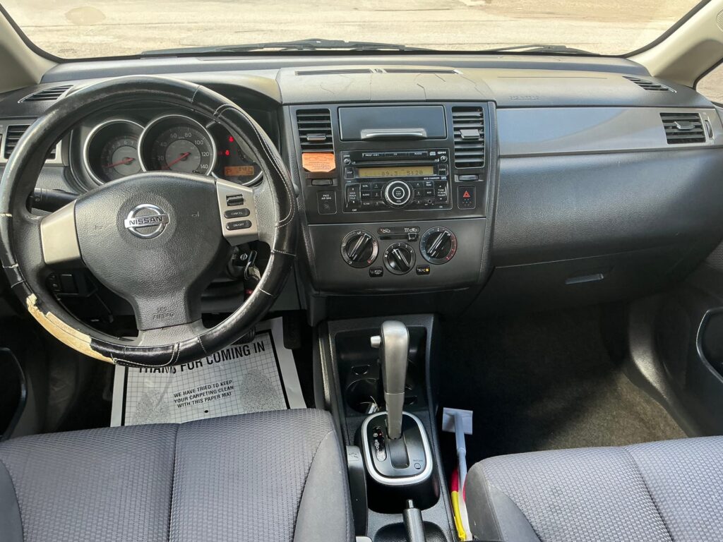 2009 NISSAN VERSA S; SL