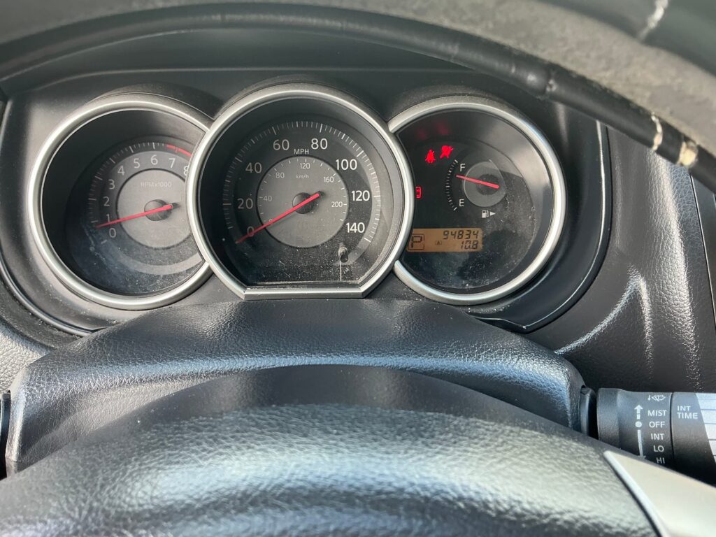 2009 NISSAN VERSA S; SL