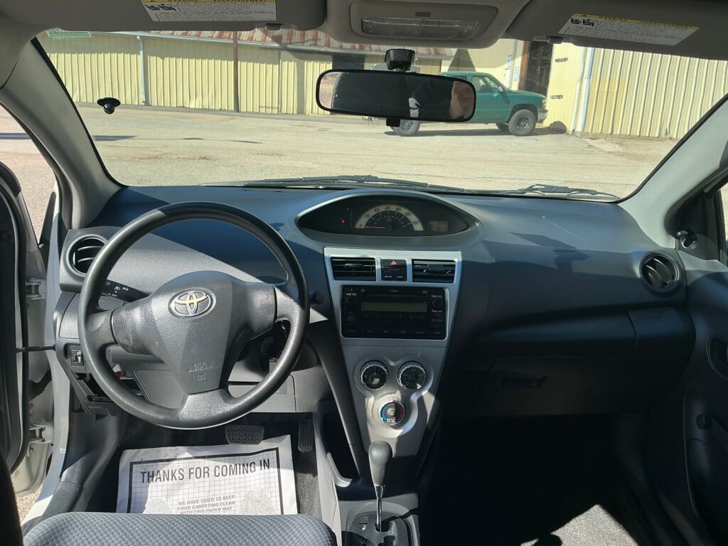 2008 TOYOTA YARIS BASE; S