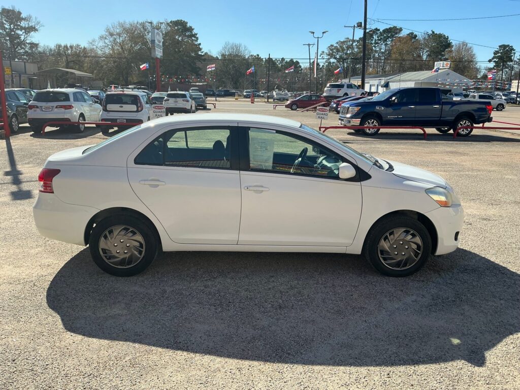 2008 TOYOTA YARIS BASE; S