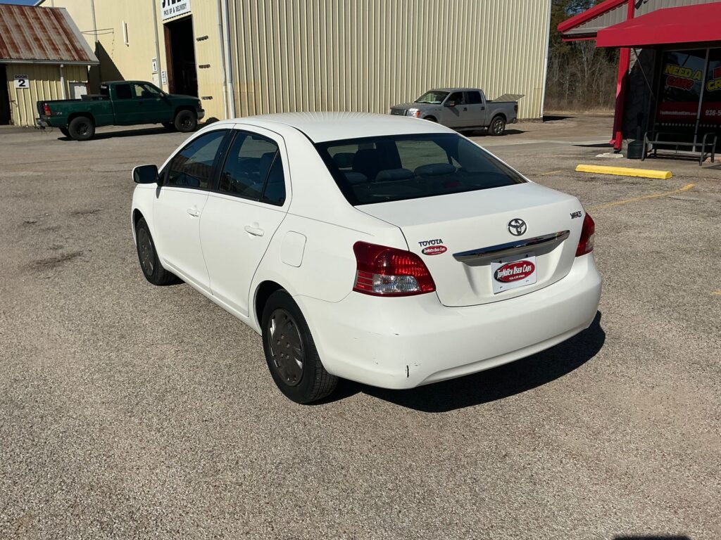 2008 TOYOTA YARIS BASE; S