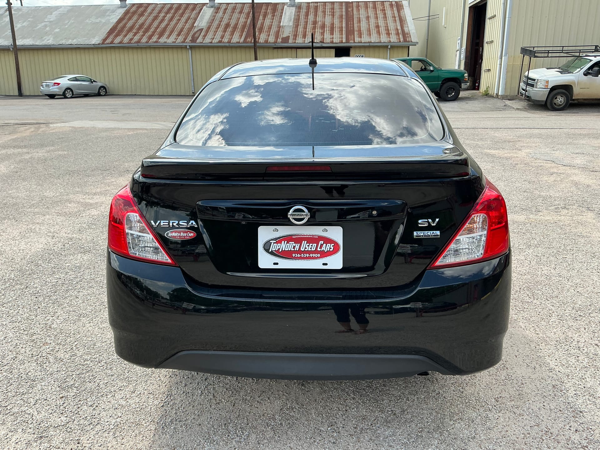 2018 Nissan Versa Sedan SV - Photo 7