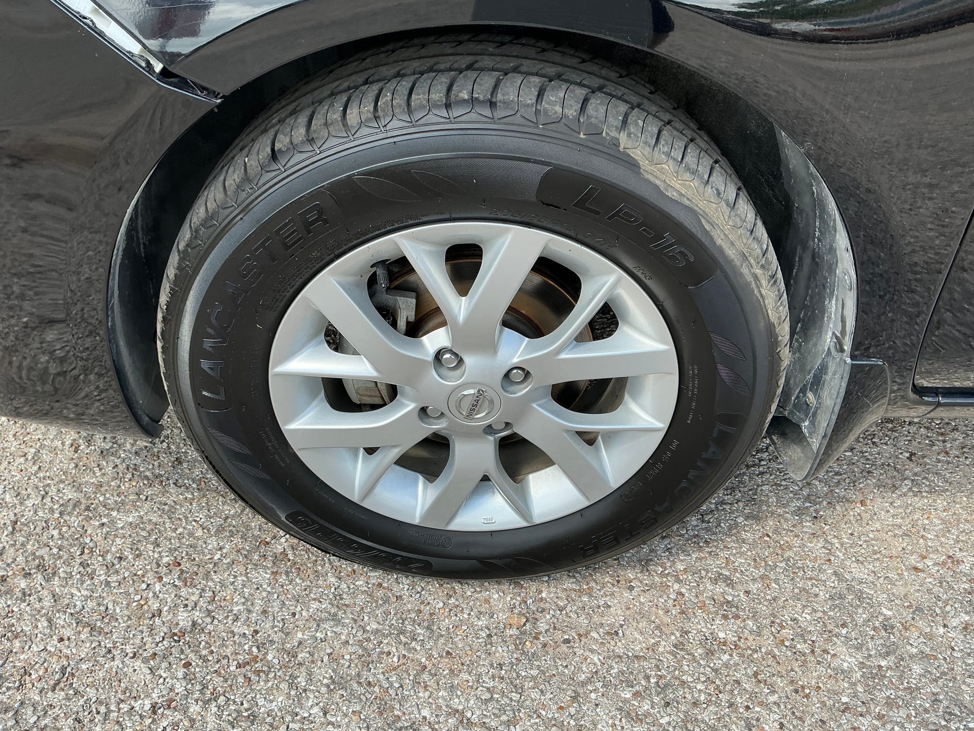 2018 Nissan Versa Sedan SV - Photo 10