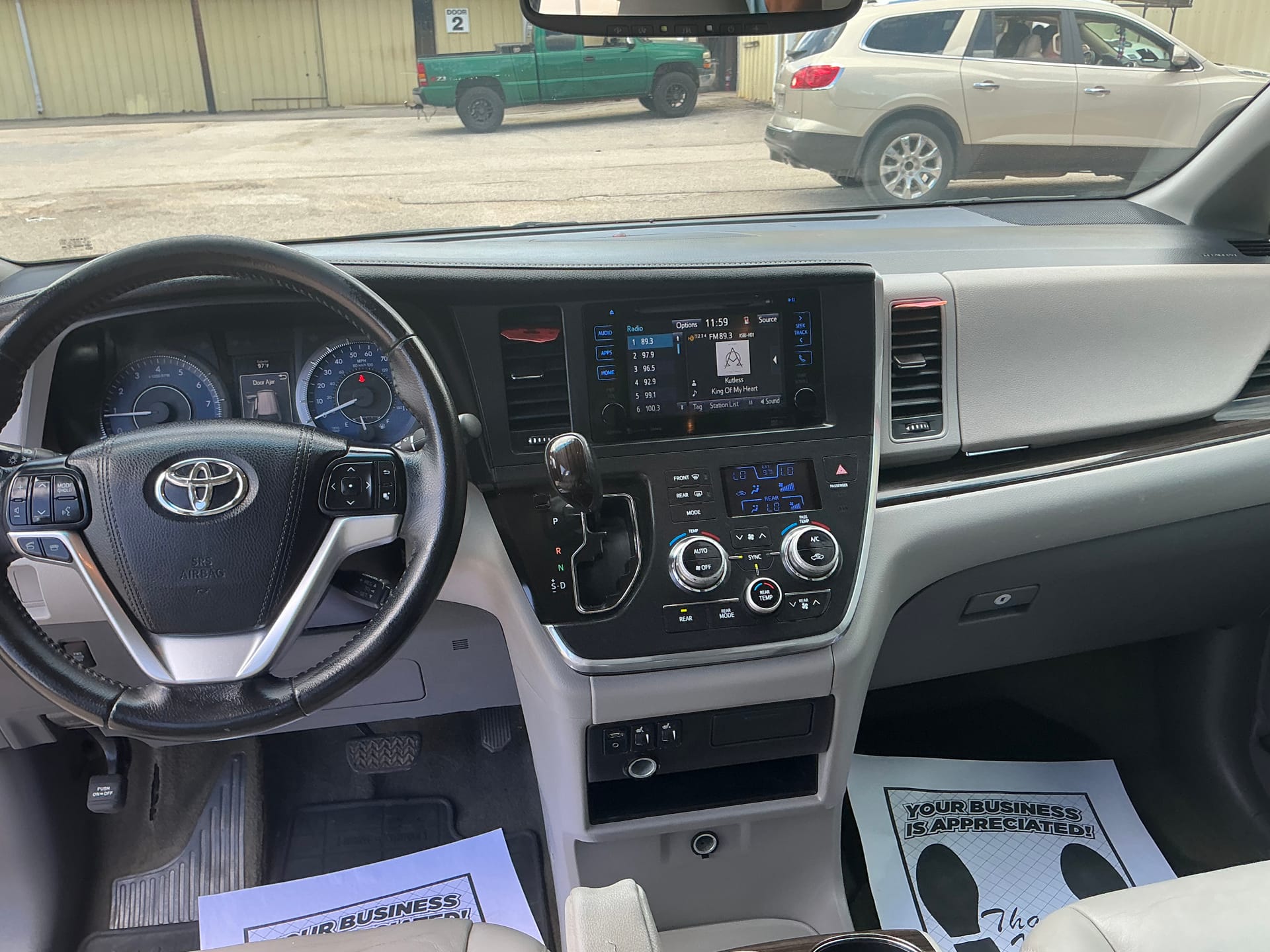 2016 Toyota Sienna XLE - Photo 15