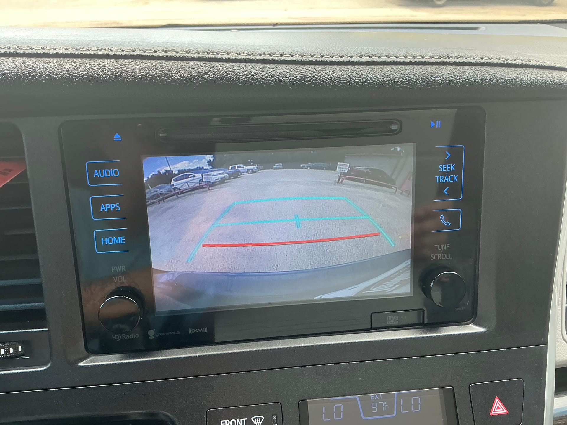 2016 Toyota Sienna XLE - Photo 18