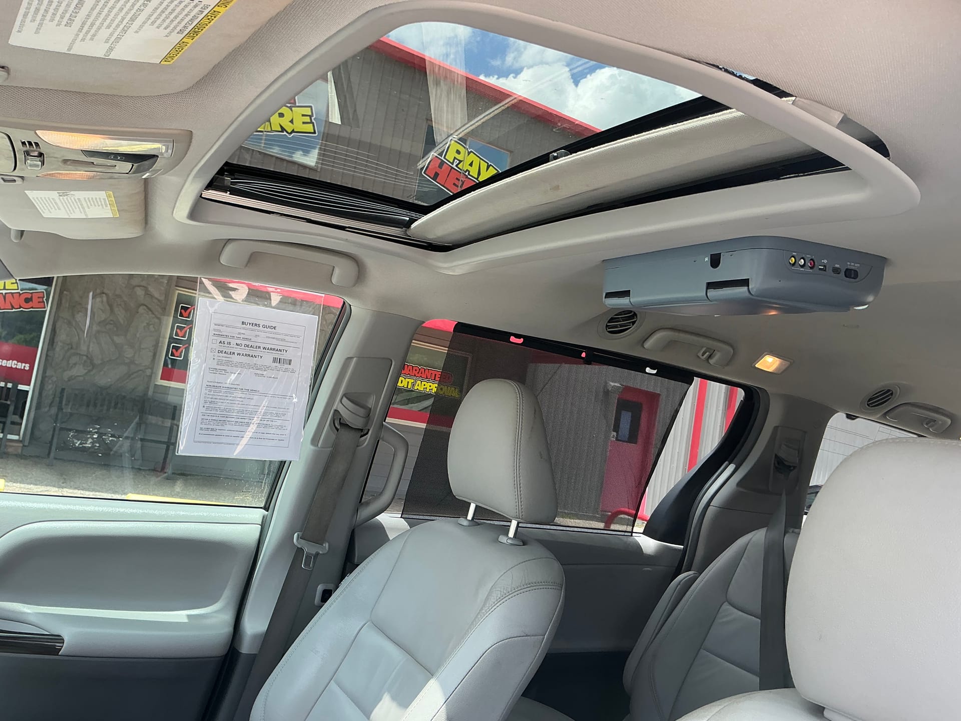 2016 Toyota Sienna XLE - Photo 26