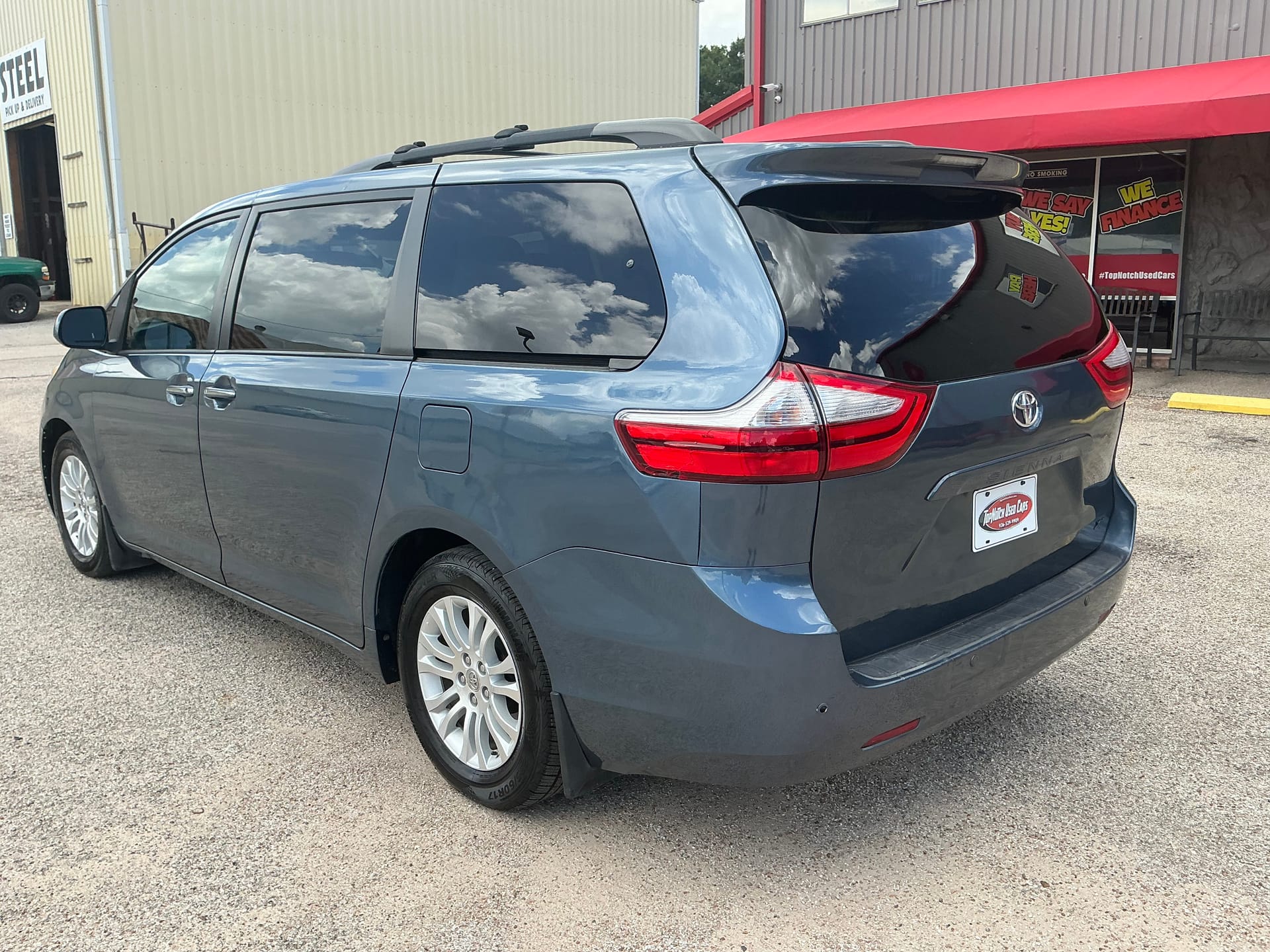 2016 Toyota Sienna XLE - Photo 8