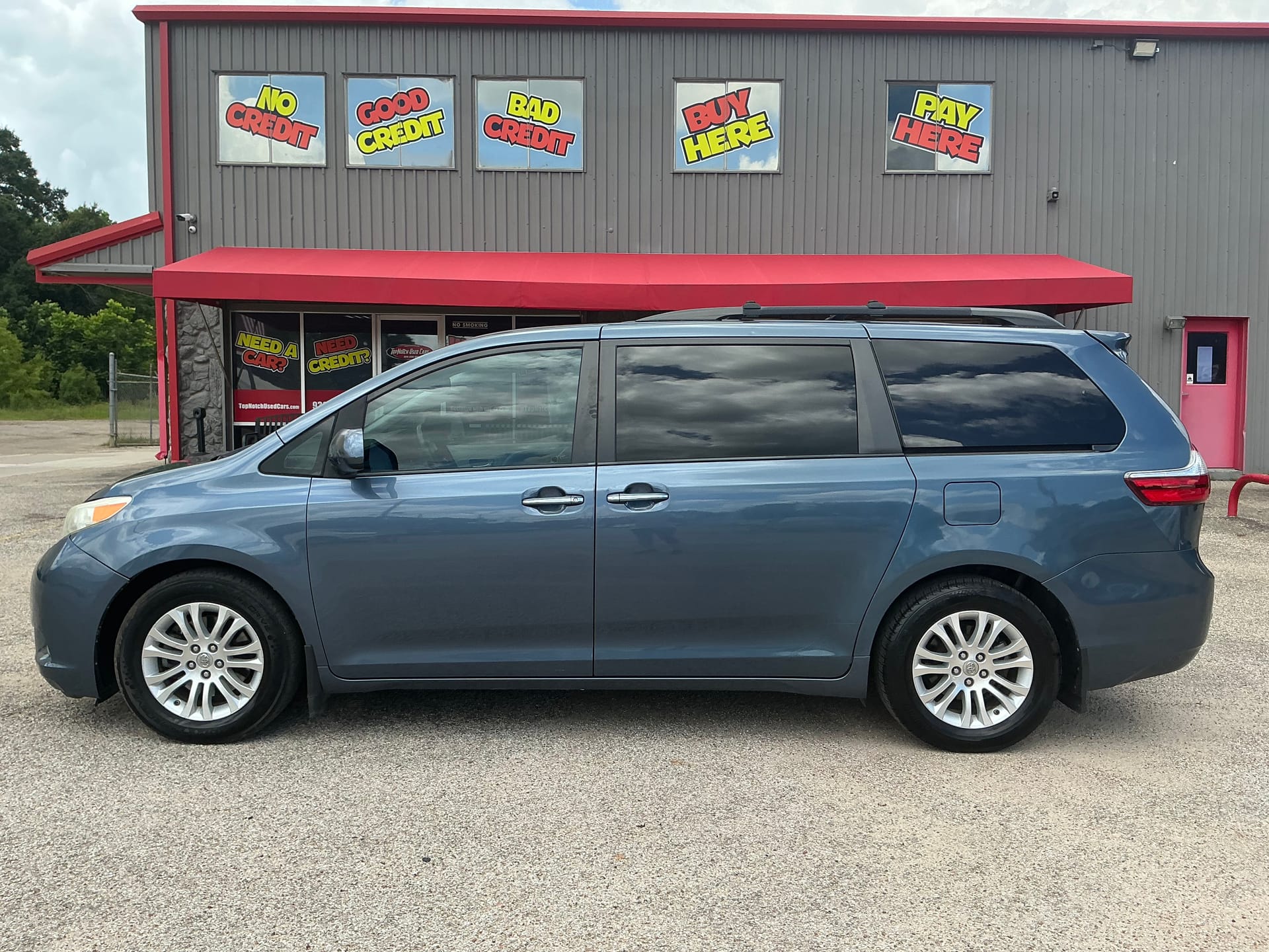 2016 Toyota Sienna XLE - Photo 9